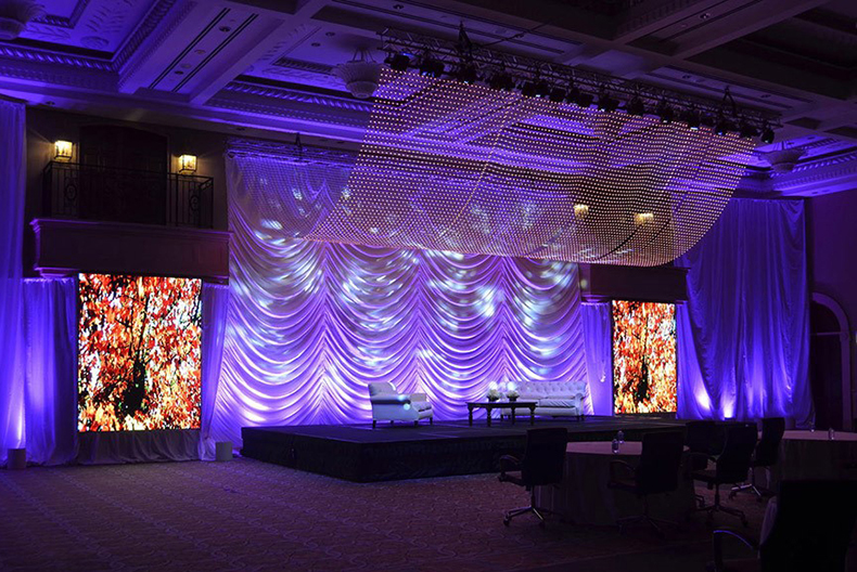 新一代LED網(wǎng)格屏的優(yōu)勢_華宇星光電