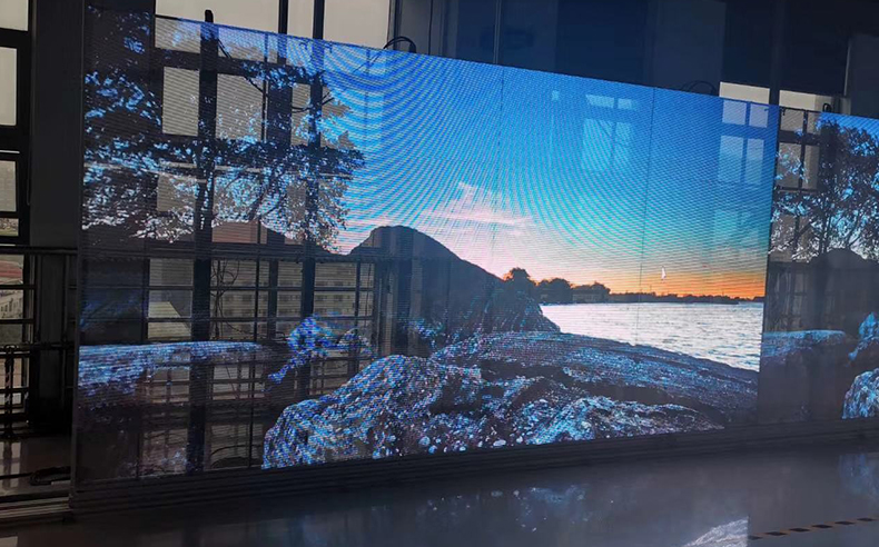 LED網(wǎng)格屏與傳統(tǒng)屏有什么區(qū)別？(圖2)